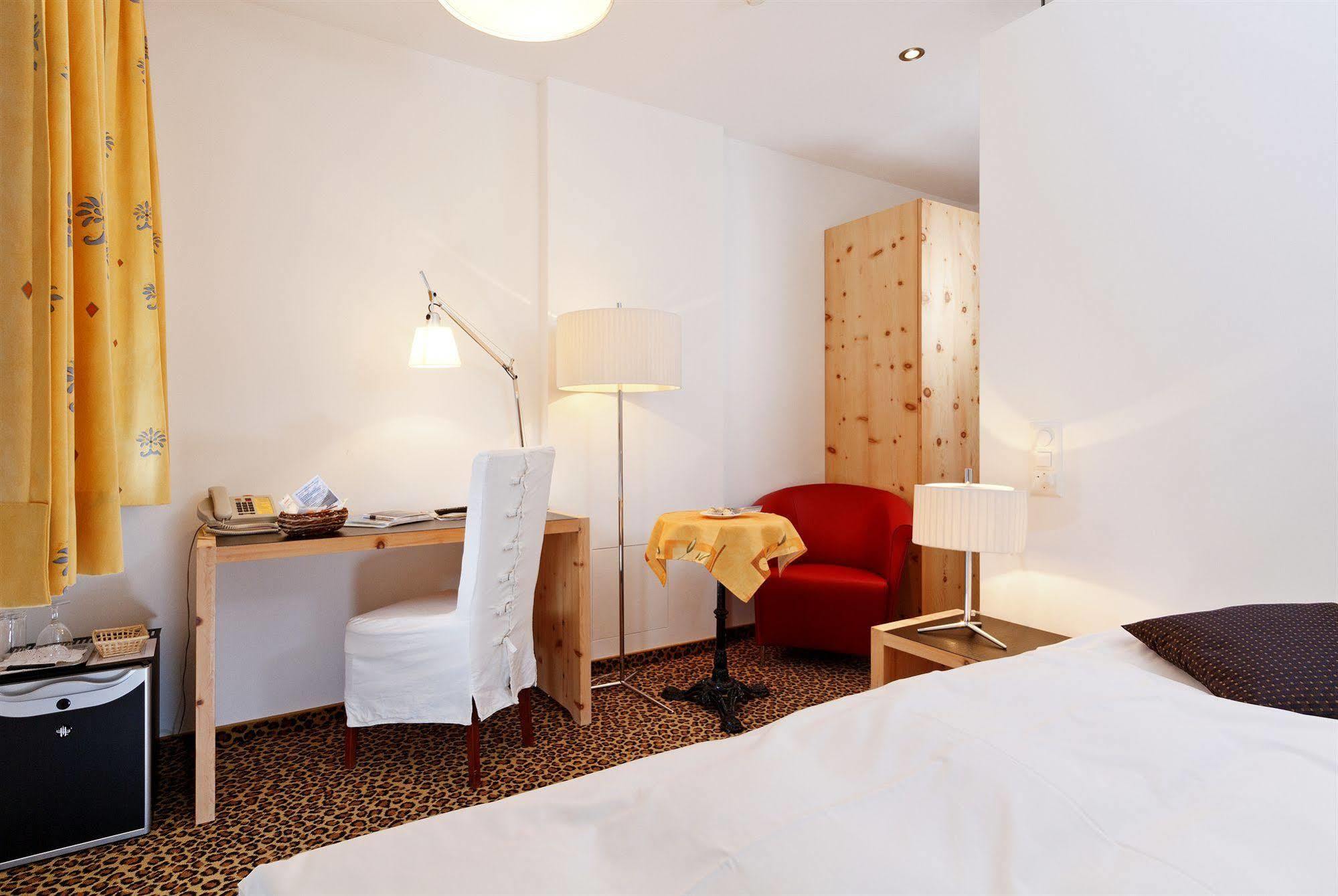 Schweizerhaus Swiss Quality Hotel Maloja Eksteriør billede