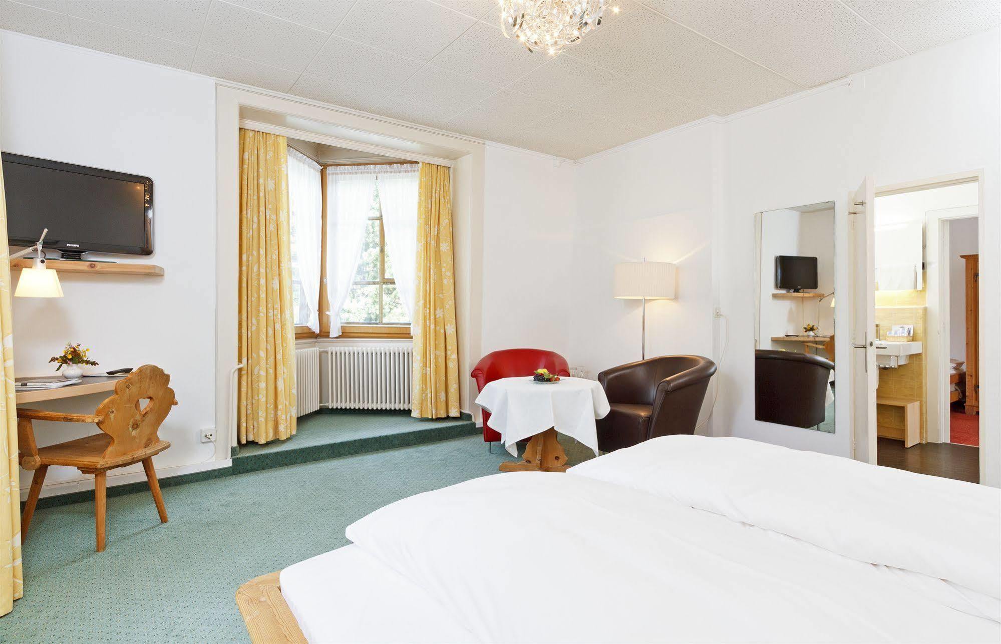Schweizerhaus Swiss Quality Hotel Maloja Eksteriør billede