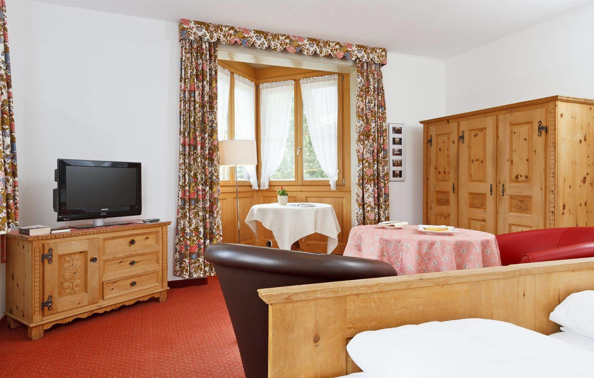 Schweizerhaus Swiss Quality Hotel Maloja Eksteriør billede